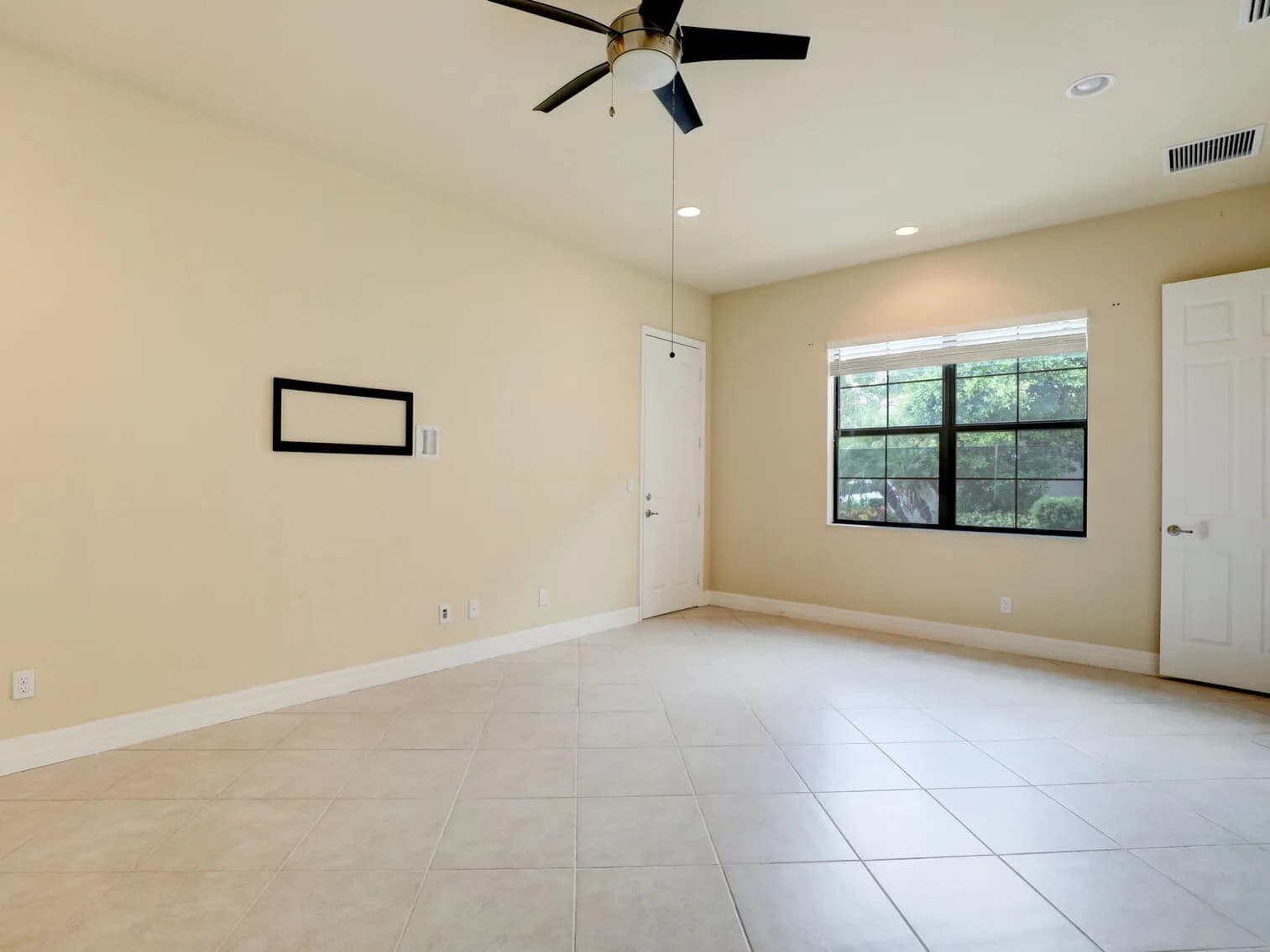 Fort Myers Marina Bay, Estate Online Auction — auction photograph 83
