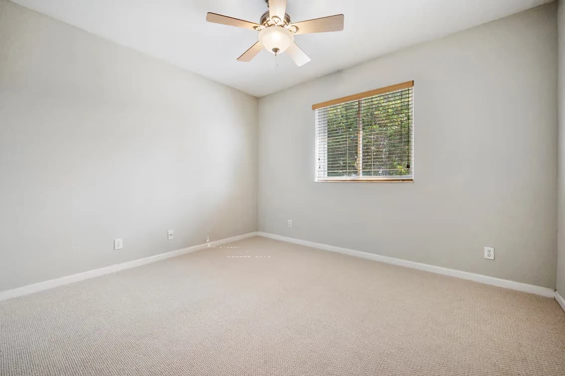 Thousand Oaks Townhouse Riviera Beach, Online Auction, Palm Beach County — auction photograph 20