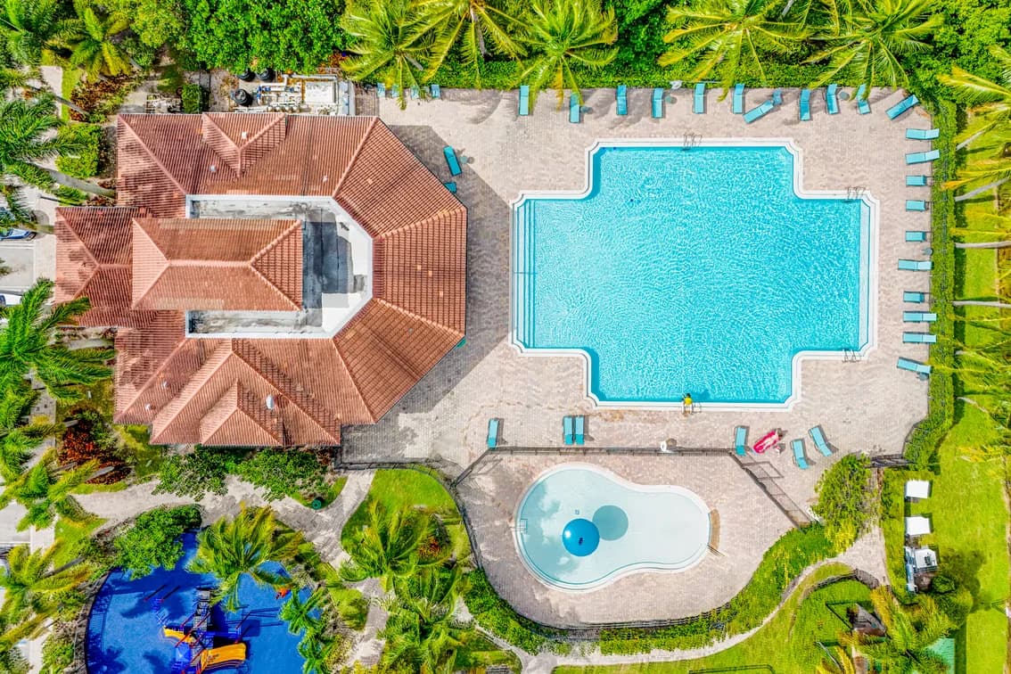 Thousand Oaks Townhouse Riviera Beach, Online Auction, Palm Beach County — auction photograph 37
