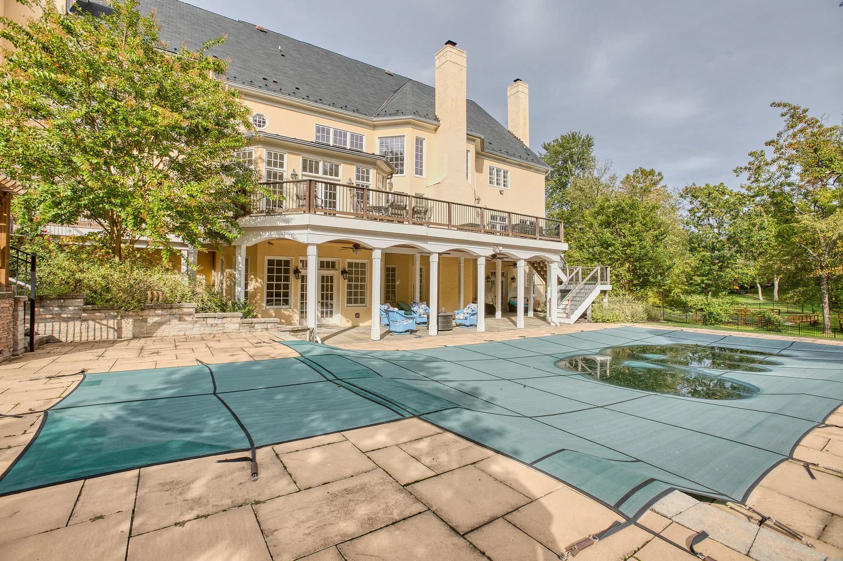 Potomac REAL ESTATE Online Auction, Palatine Manor — auction photograph 16