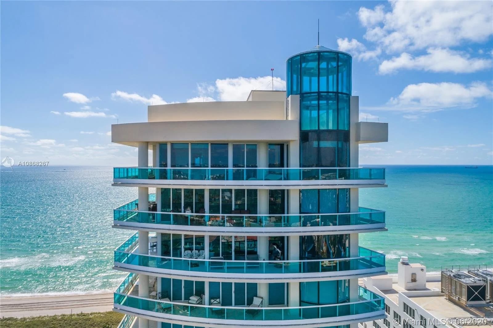 Miami Beach $4.5 M Penthouse, Online Downsizing Auction — auction photograph 9