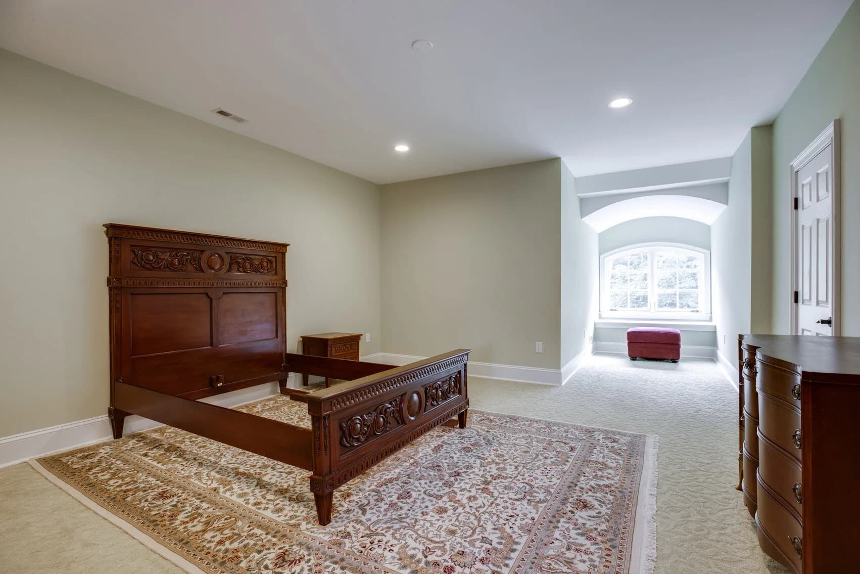 15,000 SF Luxury Springfield Mansion, Downsizing Online Auction — auction photograph 15
