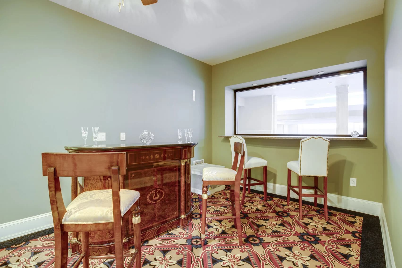 15,000 SF Luxury Springfield Mansion, Downsizing Online Auction — auction photograph 18